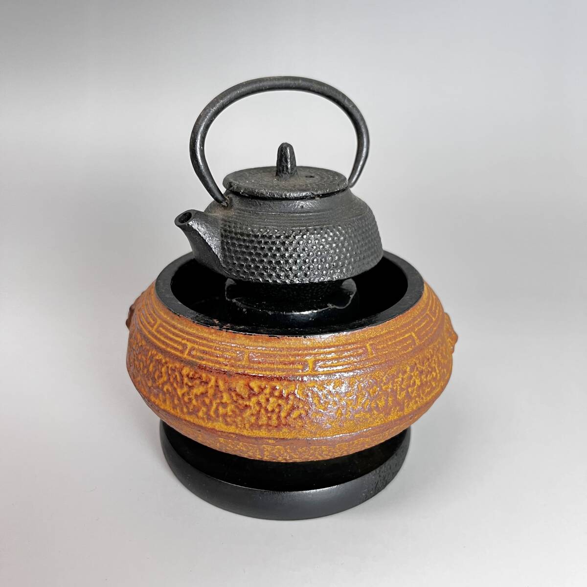 鋳鉄ミニチュア◆南部鉄器【鋳鉄火鉢】鉄瓶付◆昭和レトロ 日本伝統 民芸品 拍卖