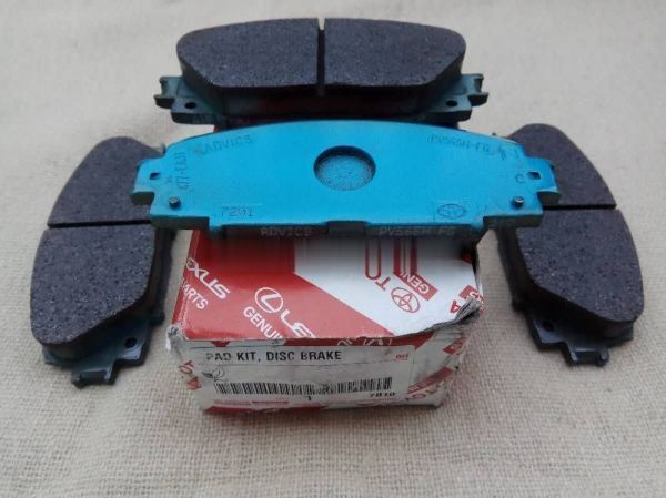 在庫希少!【未使用 トヨタ 純正】カローラフィールダーハイブリッド ディスクブレーキ パッドキット拍卖