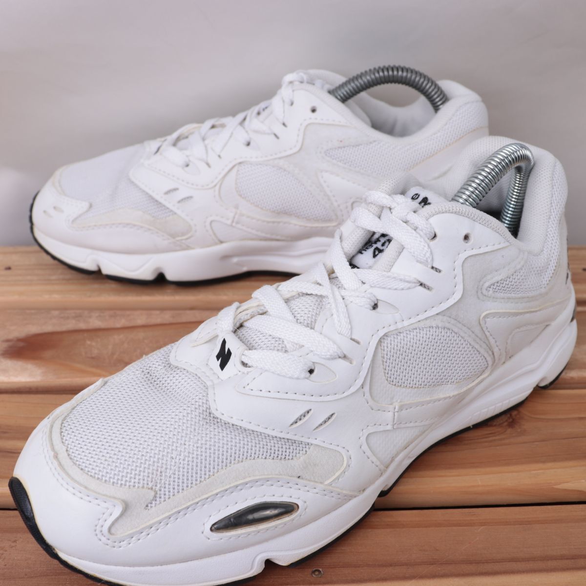 z3036【426】ニューバランス US8 26.0cm/白 ホワイト 黒 newbalance メンズ スニーカー 中古拍卖