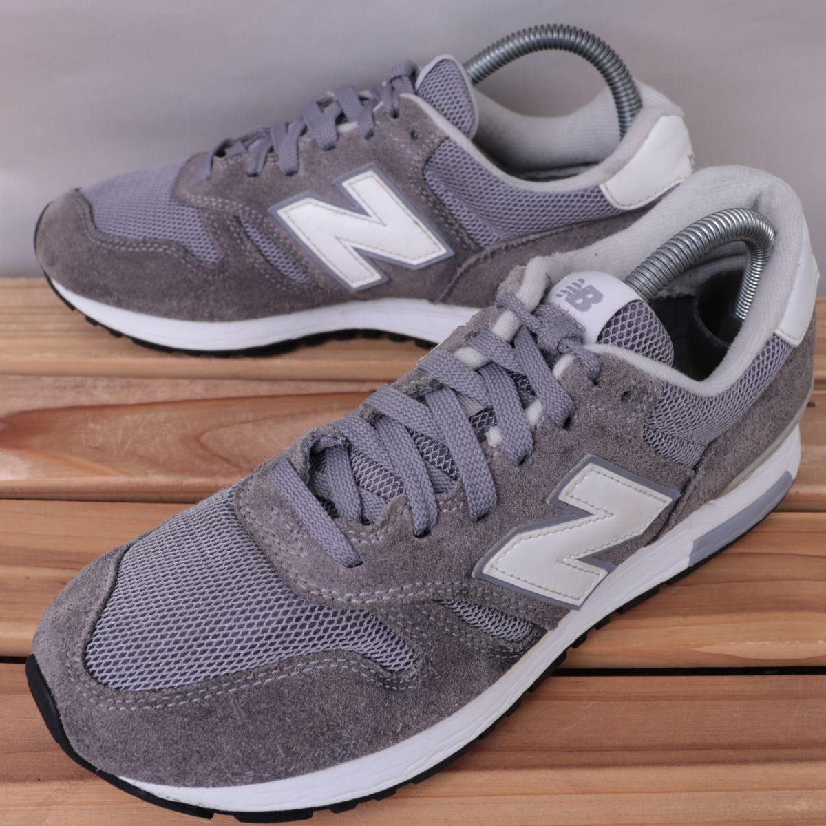 z3040【565】ニューバランス US8 26.0cm/灰 グレー グレージュ 白 newbalance メンズ スニーカー 中古拍卖