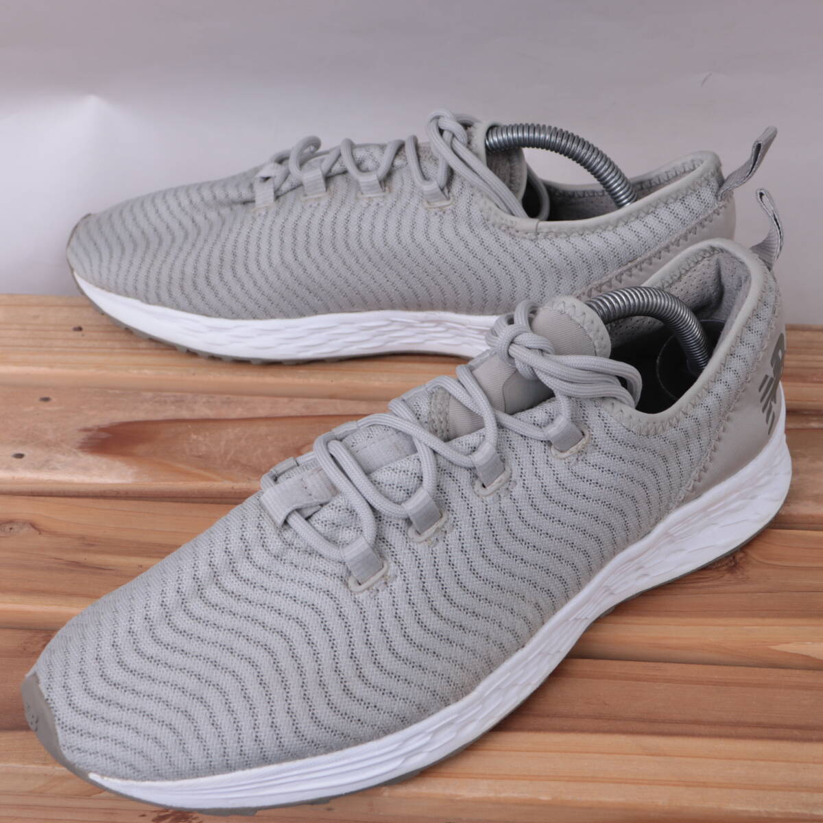 z3163【MARIAST1】ニューバランス US9.5 27.5cm/灰 グレー 白 newbalance メンズ スニーカー 中古拍卖