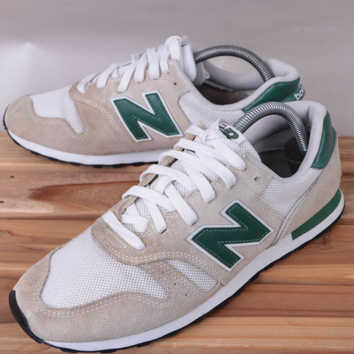 z3166【373】ニューバランス US9 27.0cm/ライトグレー 緑 白 newbalance メンズ スニーカー 中古拍卖