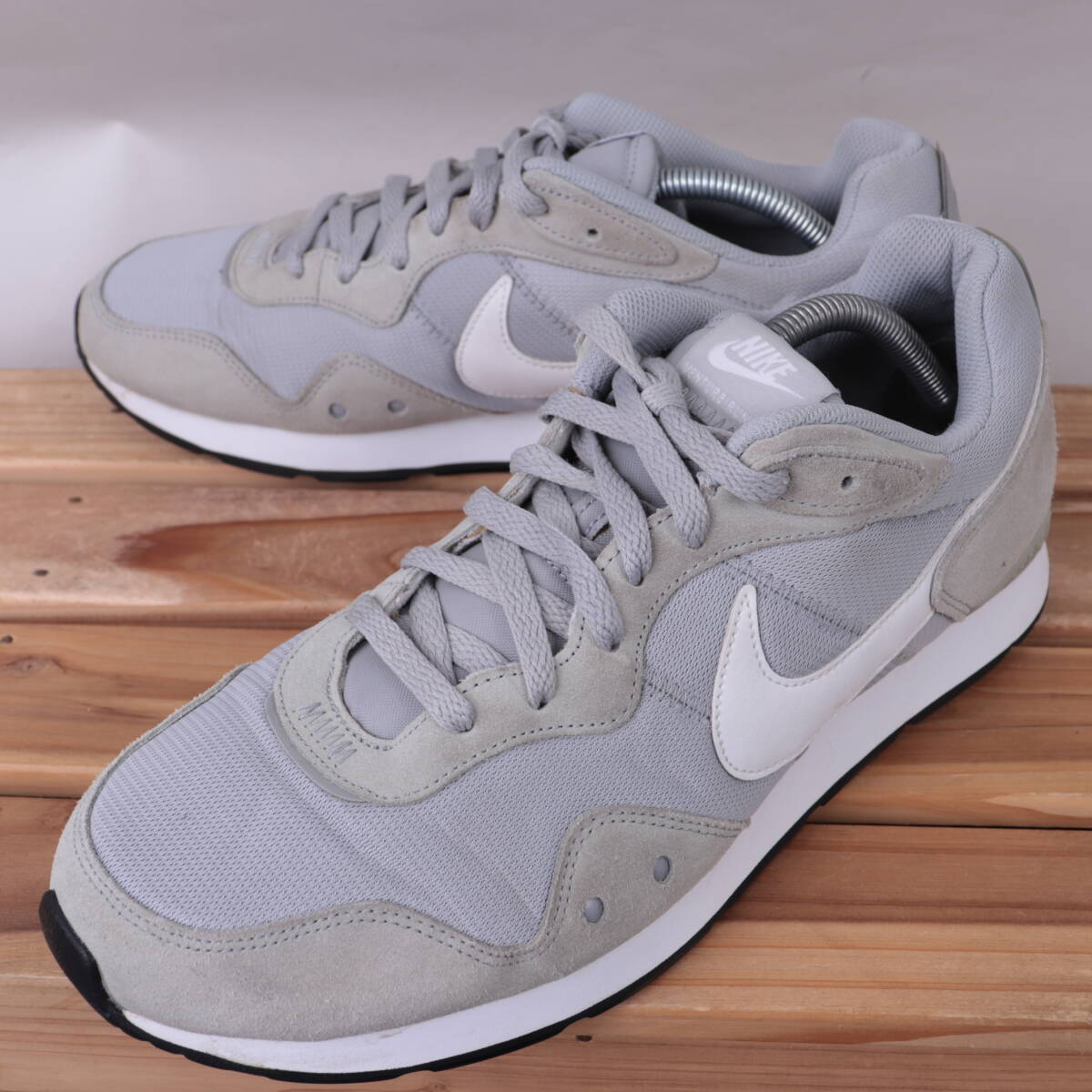 z3154 ナイキ ベンチャー ランナー ワイド US11 29.0cm/灰 ライトグレー 白 NIKE Venture Runner Wide メンズ スニーカー 中古拍卖
