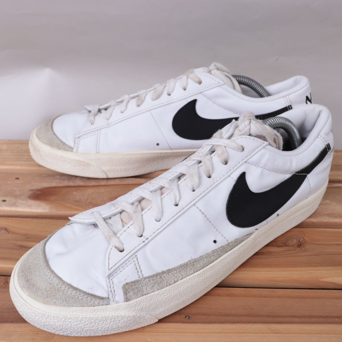 z3133 ナイキ ブレーザー ロー US10 28.0cm/白 ホワイト 黒 ブラック グレー NIKE BLAZER LOW ブレザー メンズ スニーカー 中古拍卖