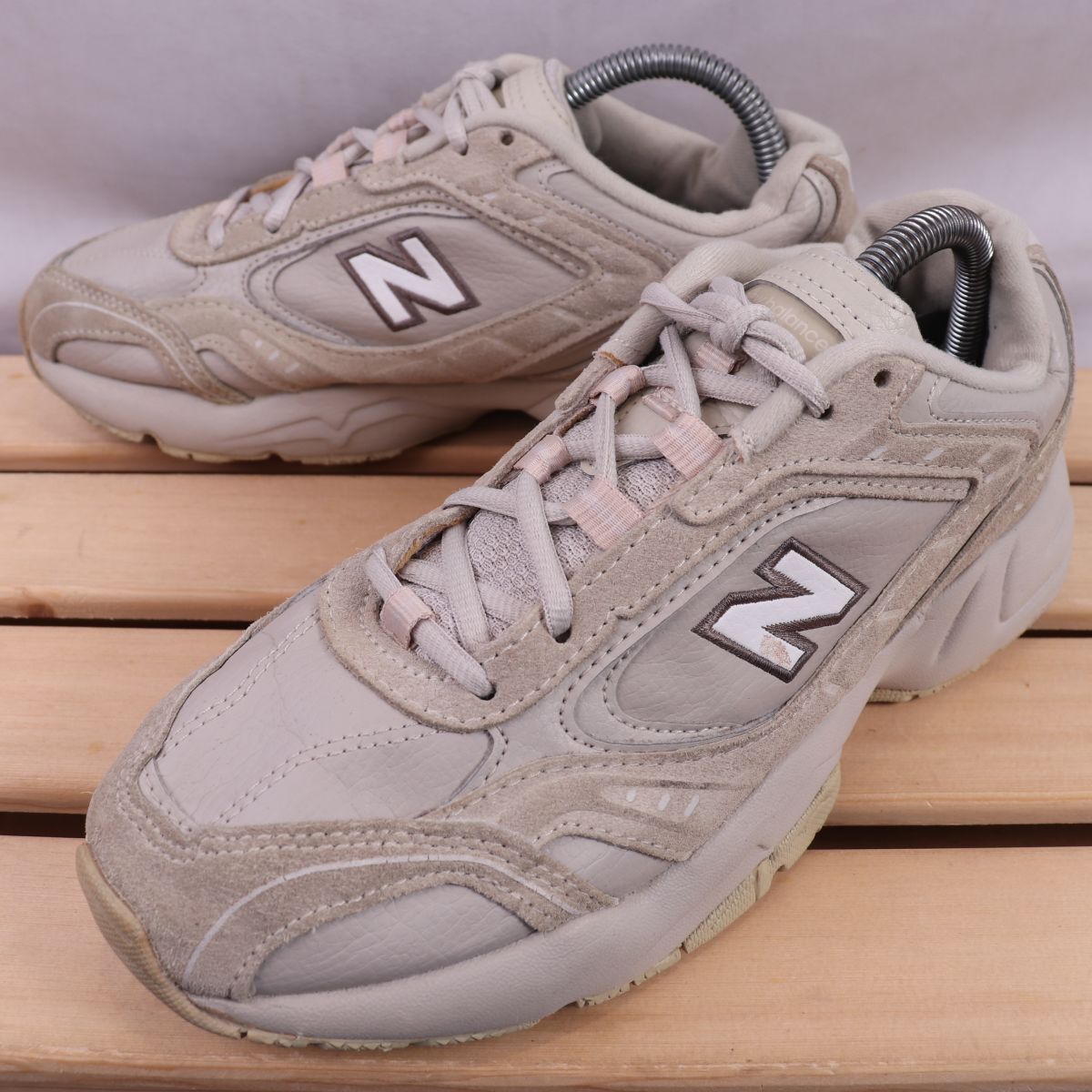 z3437【452】ニューバランス US8.5 25.5cm/ライトグレー グレー ベージュ 白 newbalance レディース スニーカー 中古拍卖