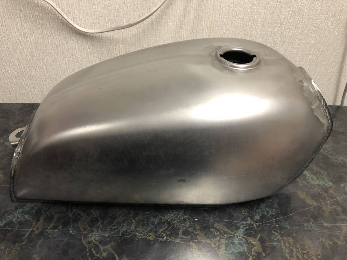 国内発送!☆新品未使用!汎用タンク 大容量8L ビッグタンク 未塗装 エイプ CD50 FTR などに ホンダ HONDA拍卖