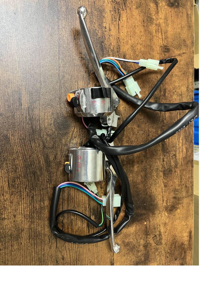 ☆新品・未使用 国内発送! DAX50/シャリー/モンキー/CD50など用 ハンドルスイッチ左右セット メッキシルバー ホンダ HONDA拍卖