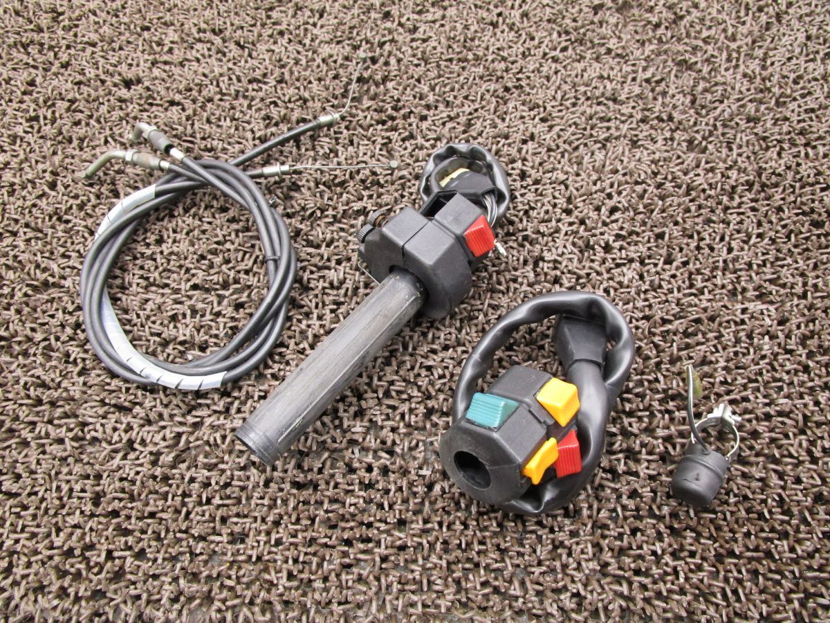 モトグッチ ルマン850 ハンドルスイッチ 左右 △A7532! スロットル キルスイッチ ワイヤー VF 【 VF 】 MOTO GUZZI LE MANS ? キャブ車拍卖