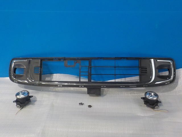 【 HONDA N-ONE JG2 】 ホンダ純正 LEDフォグランプ左右・ロアグリルセット ※ DBA-JG2 より取り外し拍卖