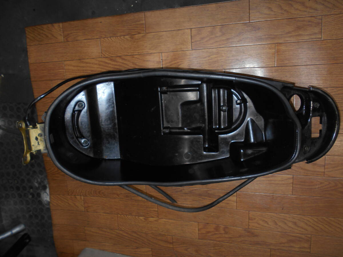 アドレス110 2スト CF11A ラゲージボックス メットイン拍卖