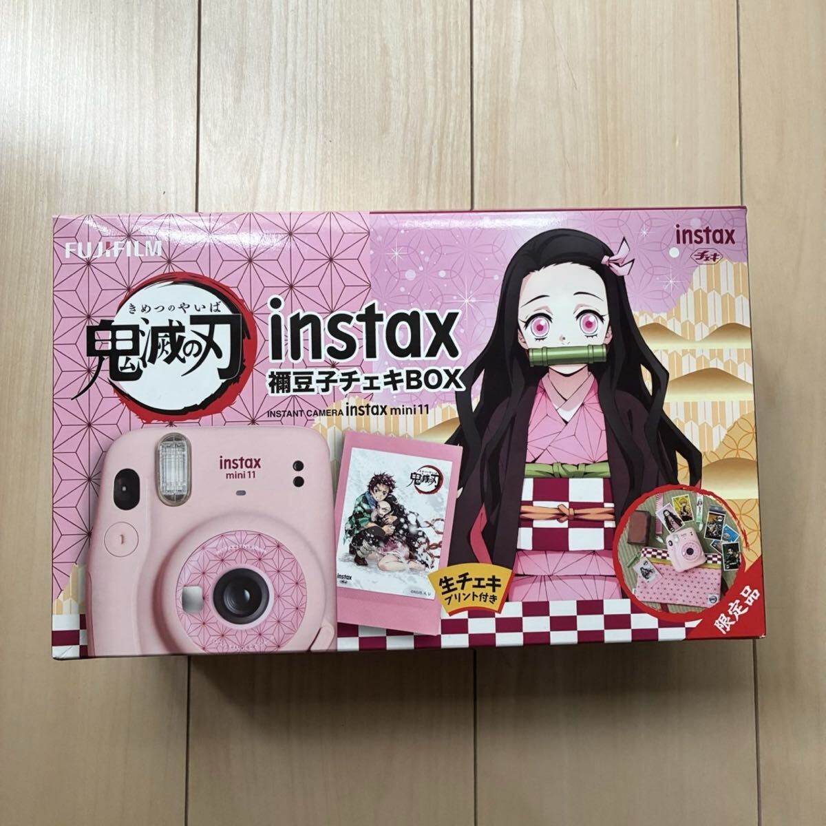フジフイルム インスタントカメラ instax mini 11 鬼滅の刃 禰豆子チェキBOX FUJIFILM 富士フイルム 取扱説明書付き 禰豆子フィギュア付き拍卖