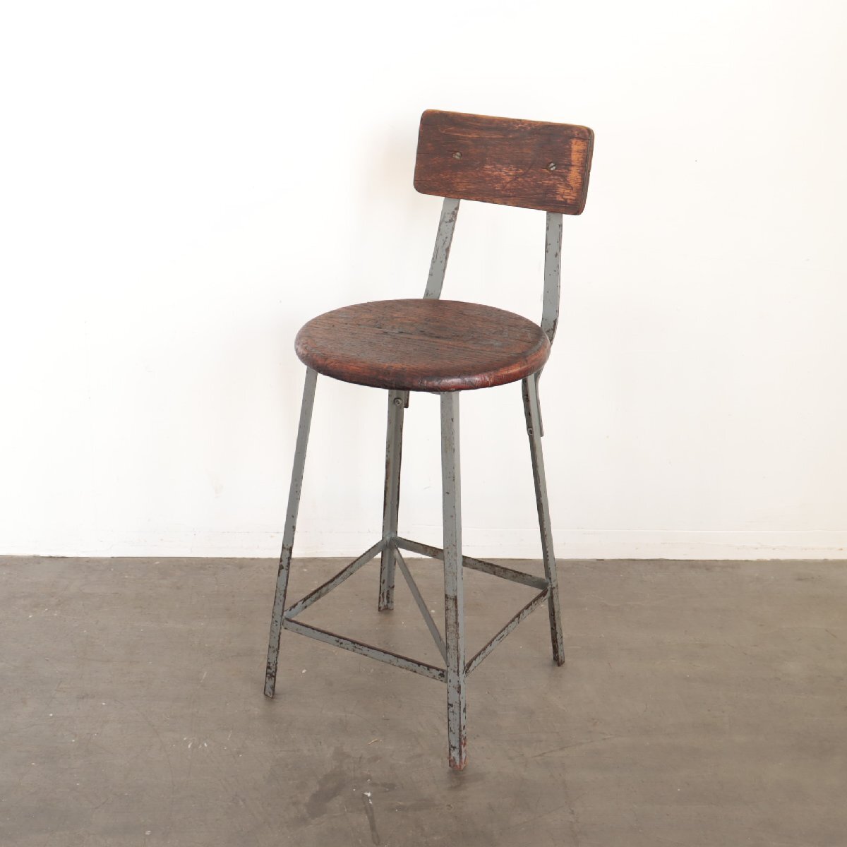 ヴィンテージ インダストリアルスツール【#4458】アメリカ ファクトリーチェア 椅子 店舗什器 ガレージ チェア USA 鉄脚 メタル拍卖