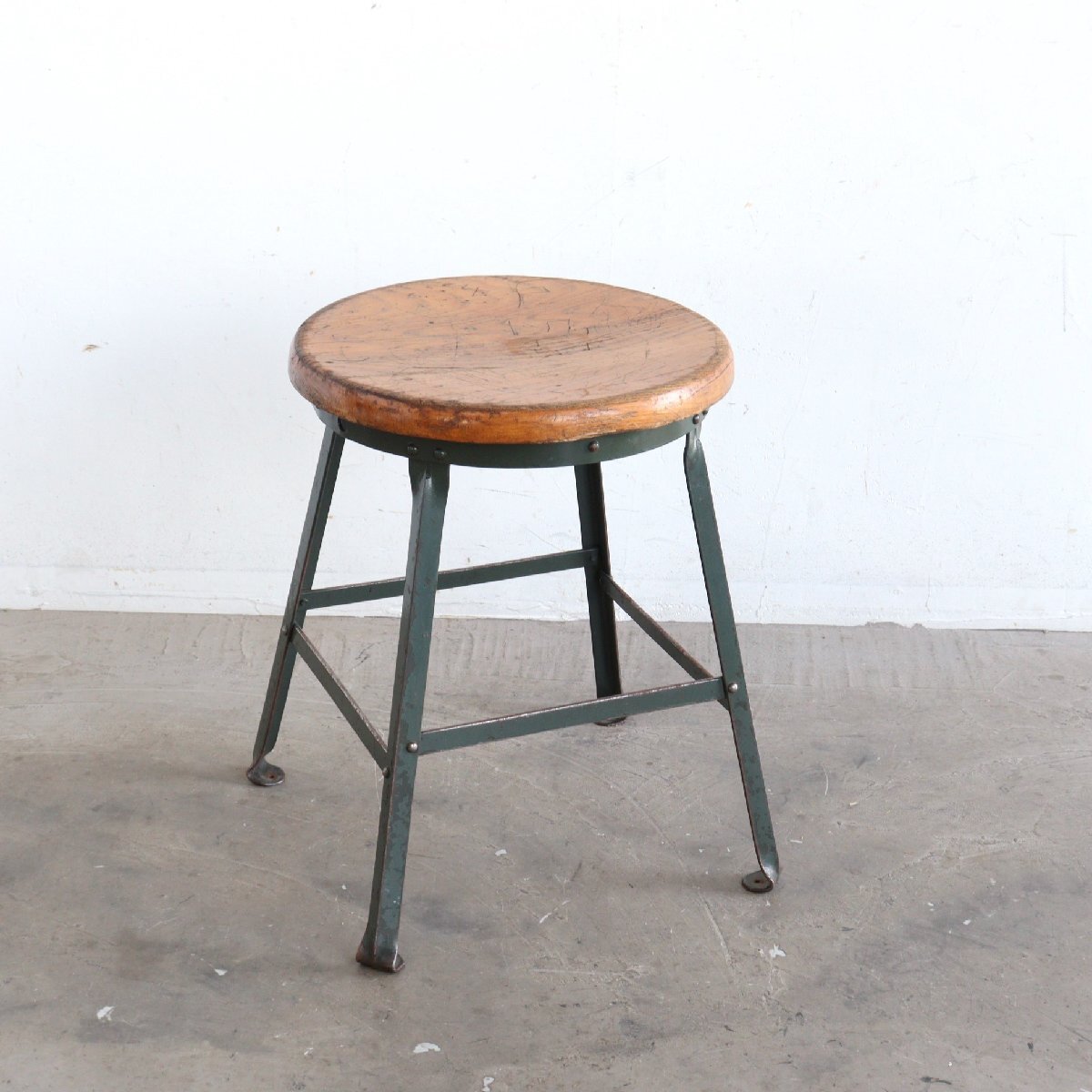 ヴィンテージ インダストリアルスツール / アメリカ Angle Steel Stool ファクトリー 椅子 店舗什器 チェア USA メタル #602-55-252-180拍卖