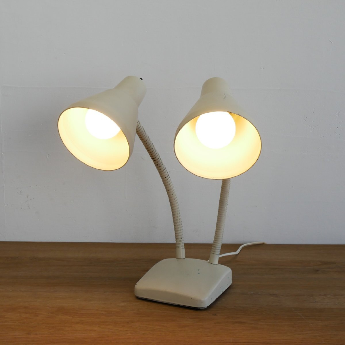 1950s 60s ヴィンテージ ダブルネックデスクランプ / アメリカ メタルシェード 照明 テーブルライト ミッドセンチュリー #705-20-229-617拍卖