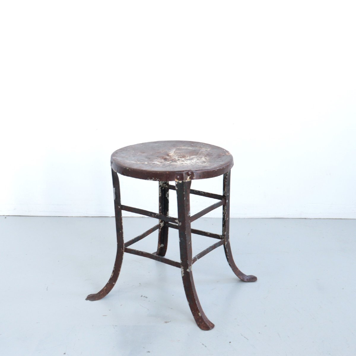 ヴィンテージ インダストリアルスツール / アメリカ ファクトリー 椅子 店舗什器 ガレージ チェア USA 鉄脚 メタル #502-80-236拍卖