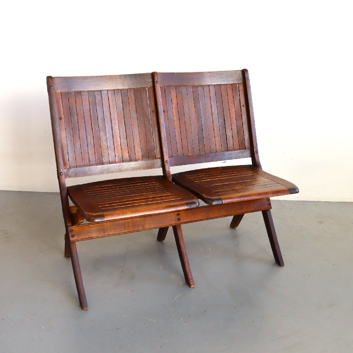 1930s 40s アンティーク 2シーター ベンチ / アメリカ 木製 折りたたみ椅子 シアターチェア 店舗什器 ディスプレイ #610-140-111-359拍卖