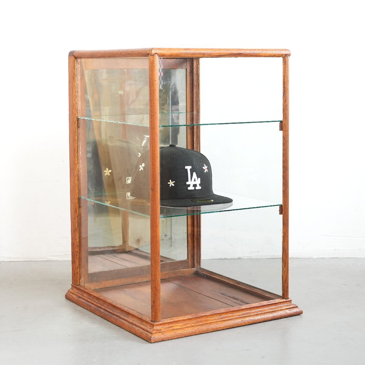 ヴィンテージ ガラスショーケースケース / アンティーク 3段 飾り棚 ディスプレイ キャビネット 収納 店舗什器 アメリカ#705-90-039-802拍卖