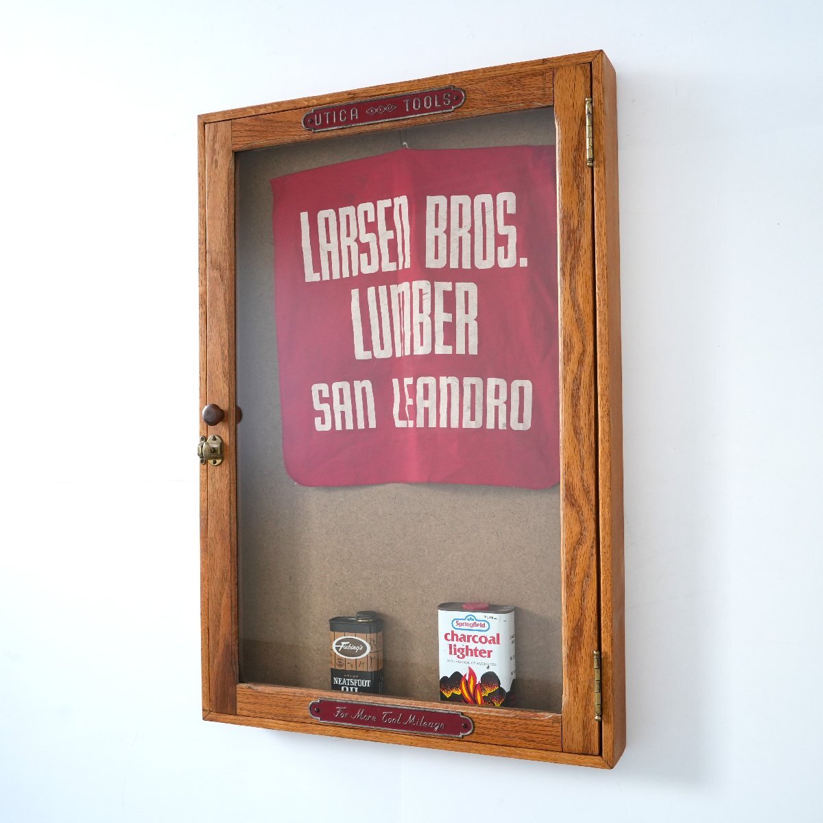 40s UTICA ヴィンテージ 木製 壁掛け ショーケース /アメリカ 飾り棚 小物 卓上 ディスプレイ 収納 工具入れ ガラス#705-125-50-798拍卖