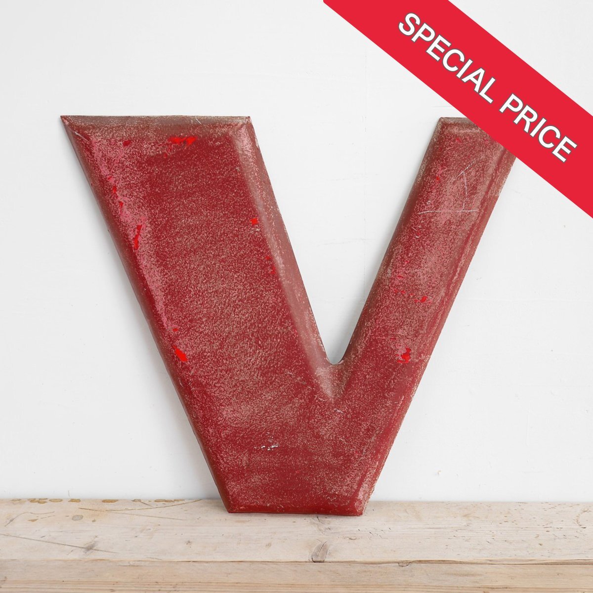 【元値 32,000】#3806 アメリカ ヴィンテージ ホーロー製 アルファベット文字【V】大型看板 サイン ロゴ ディスプレイ小物拍卖