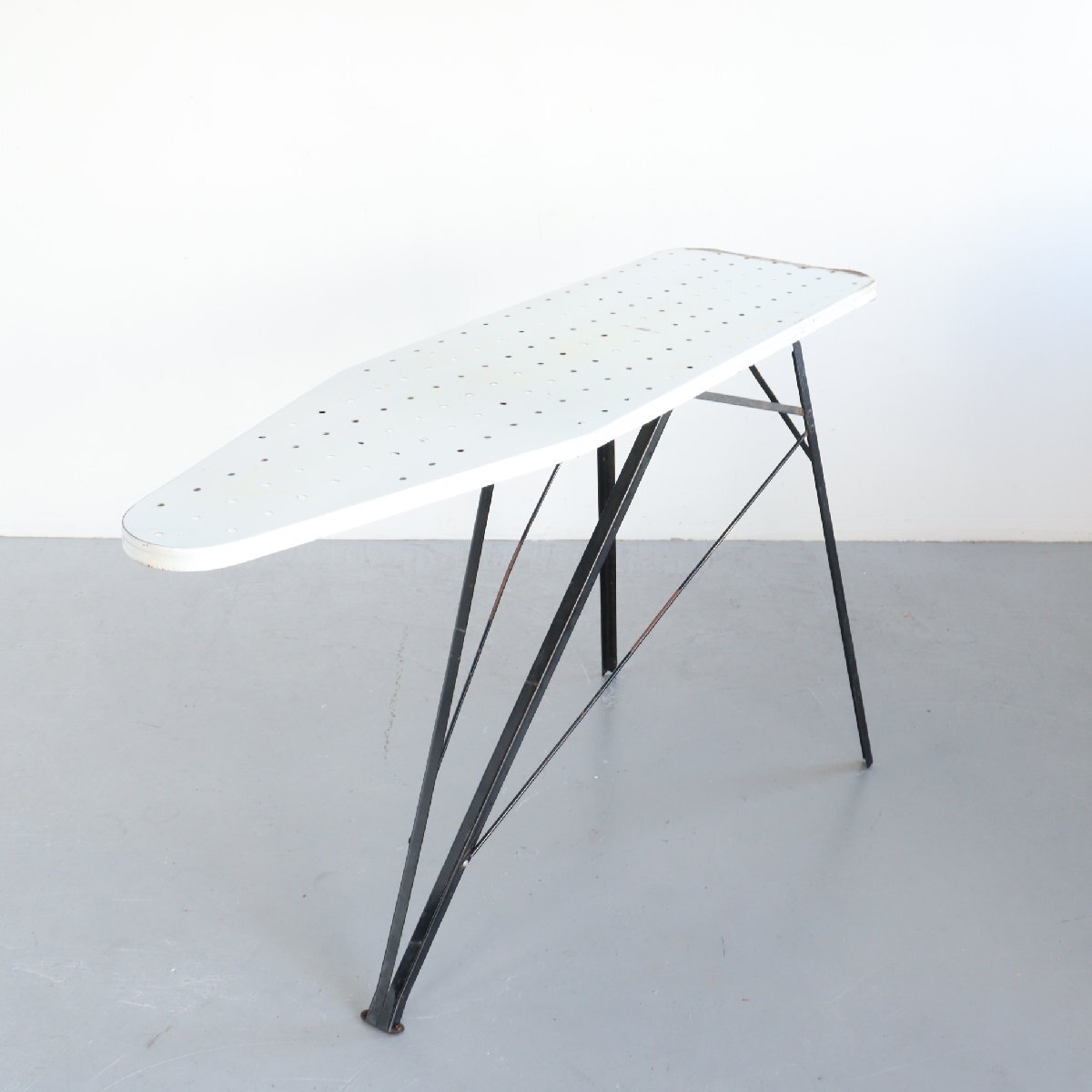 ヴィンテージ アイロン台 / 木製 アメリカ 折りたたみ アイロンテーブル 店舗什器 キャンプ アンティーク USA#606-25-187-485拍卖