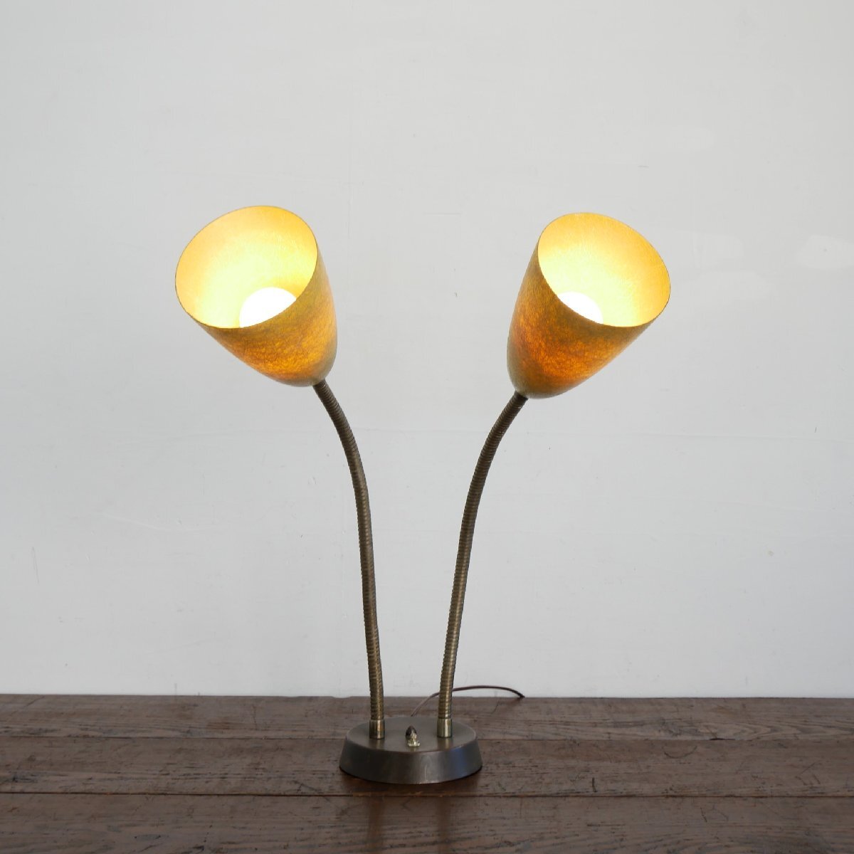 1950's ヴィンテージ ダブルネックデスクランプ / ファイバーシェード 照明 テーブルライト ミッドセンチュリー アメリカ #510-60-257-65拍卖