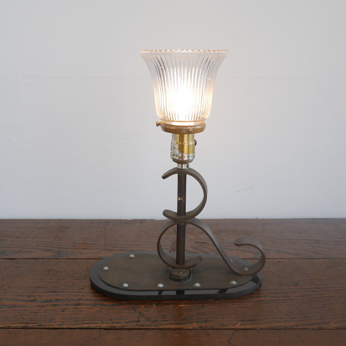 ヴィンテージ ガラスシェード テーブルランプ / アメリカ 照明 キャンドルスタンド風 デスクライト インテリア小物 #602-20-036-529拍卖