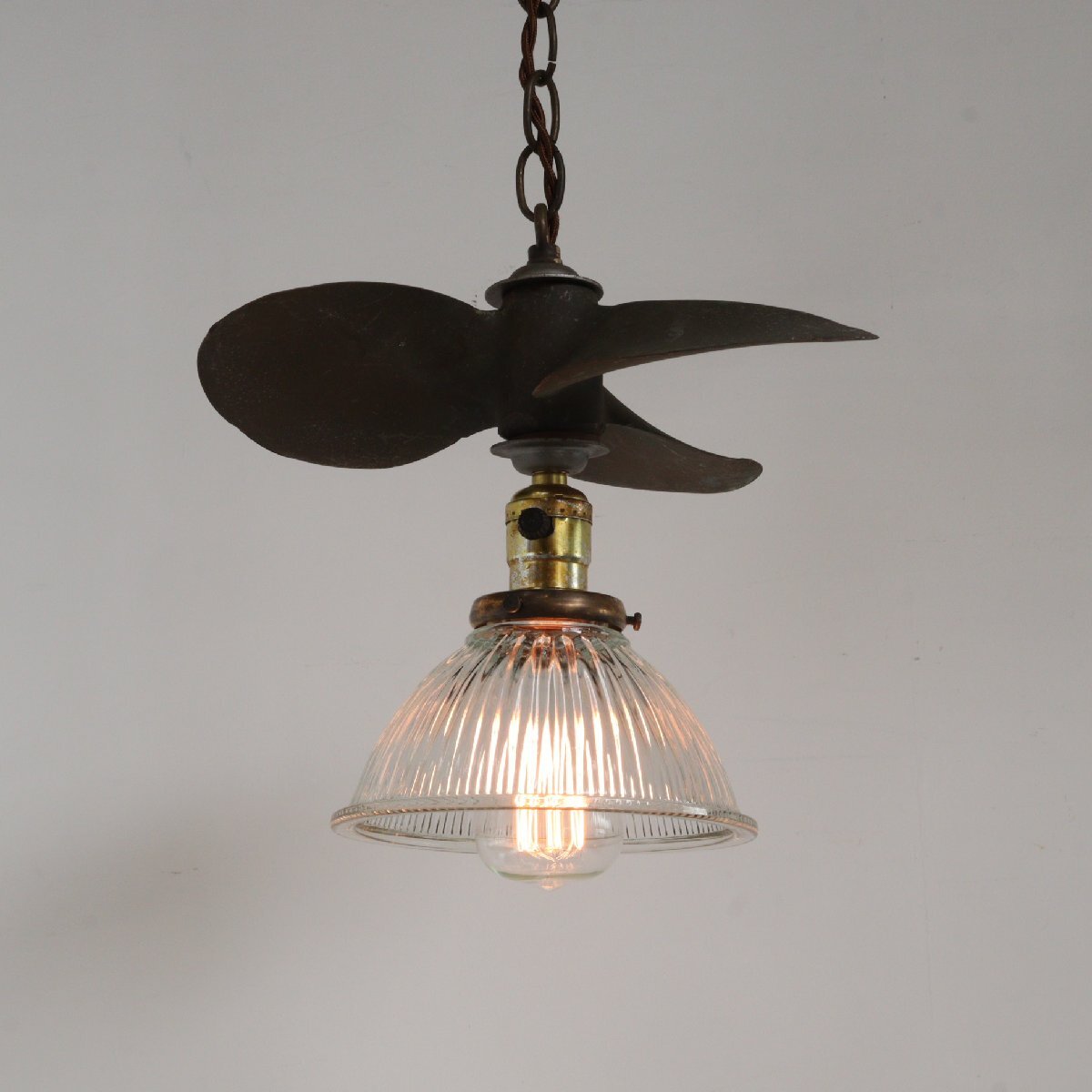 ヴィンテージ プロペラ ペンダントランプ /アメリカ インダストリアル 吊り下げランプ 照明 ガレージ USA インテリア #602-20-036-700拍卖