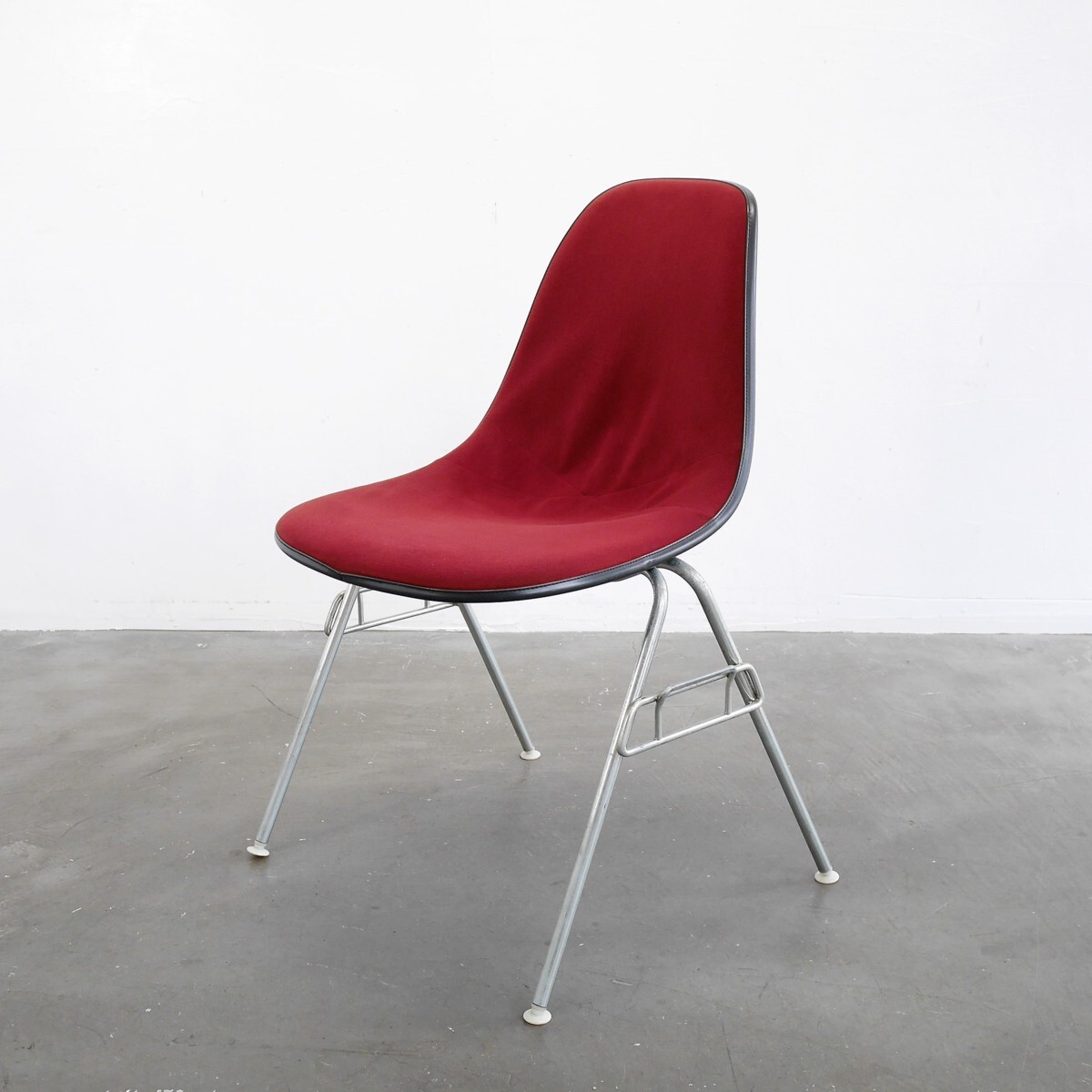 #3978 アメリカ 80's ヴィンテージ Herman Miller ハーマンミラー イームズシェルサイドチェア 布張り スタッキング 椅子拍卖