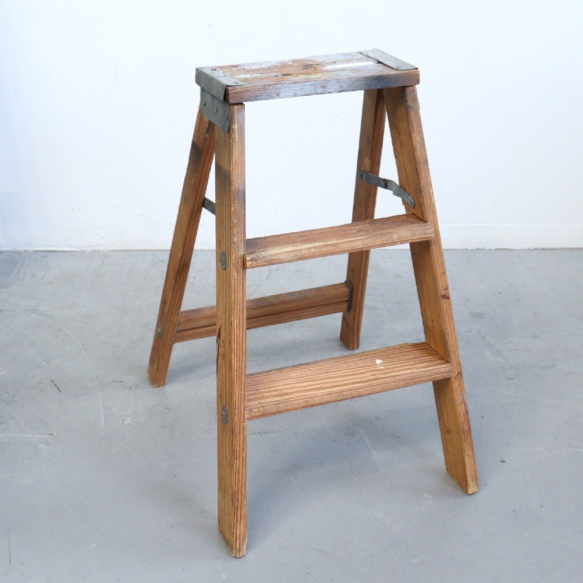 アメリカ ヴィンテージ 3段 脚立 / 木製ラダー stepladder ディスプレイ 店舗什器 ガーデニング アンティーク 雑貨#610-18-197-27拍卖