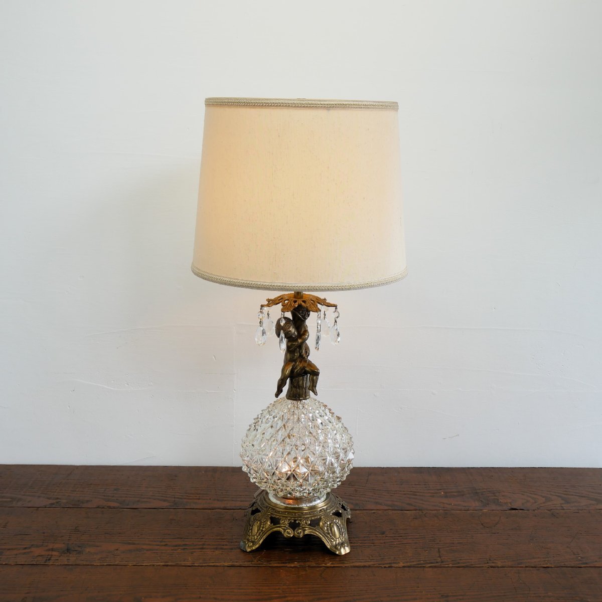 1970's エンジェルモチーフ テーブルランプ / アメリカ 照明 シャンデリアパーツ カットガラス インテリア小物 #602-20-262-583拍卖