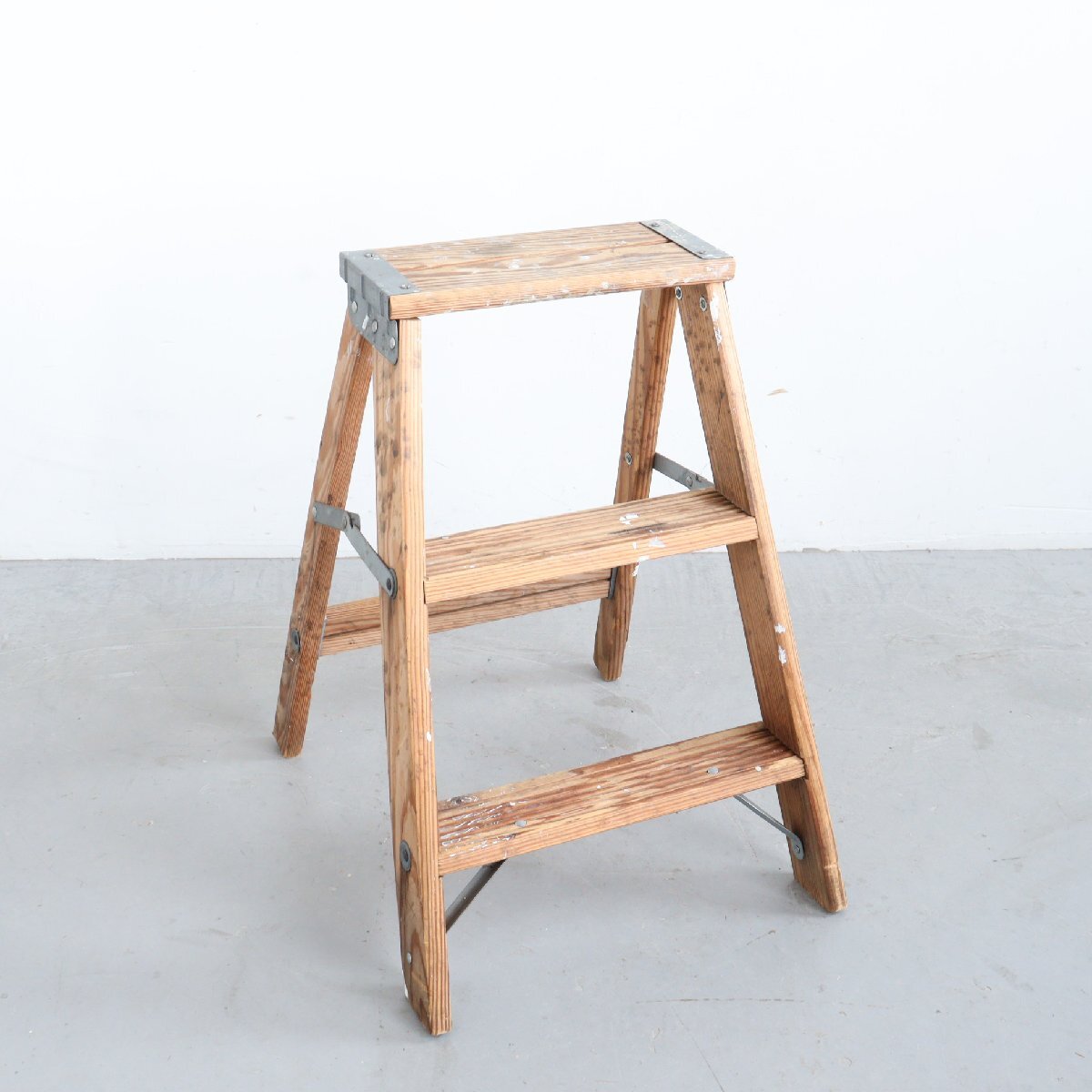 アメリカ ヴィンテージ 3段 脚立 / 木製ラダー stepladder ディスプレイ 店舗什器 ガーデニング アンティーク 雑貨#702-18-202-43拍卖