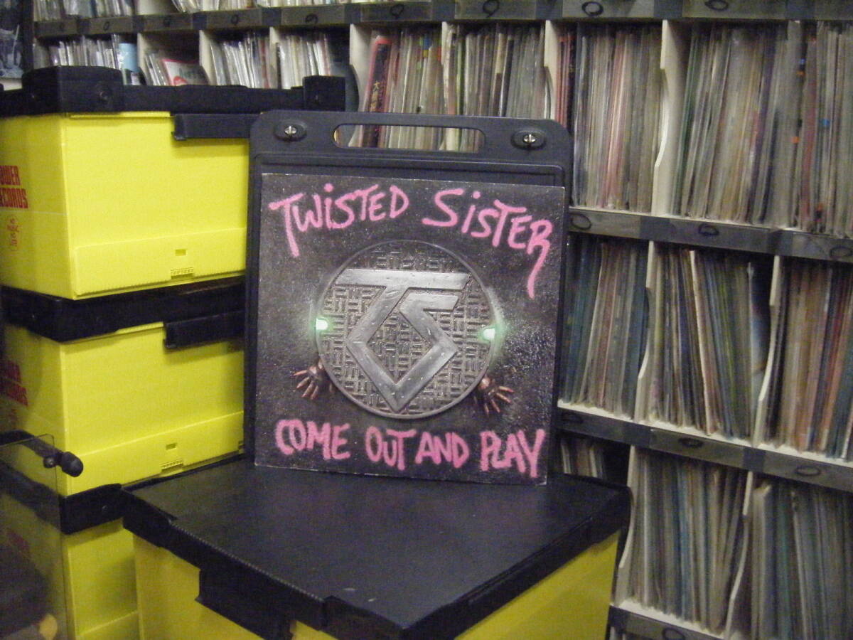 H-8 TWISTED SISTER / COME OUT AND RAY (US)拍卖
