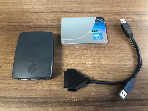 【中古品】Raspberry Pi 4 Model B 4GB(2018年製) 本体+ケースセット Intel製 80GB SSDのおまけつき拍卖