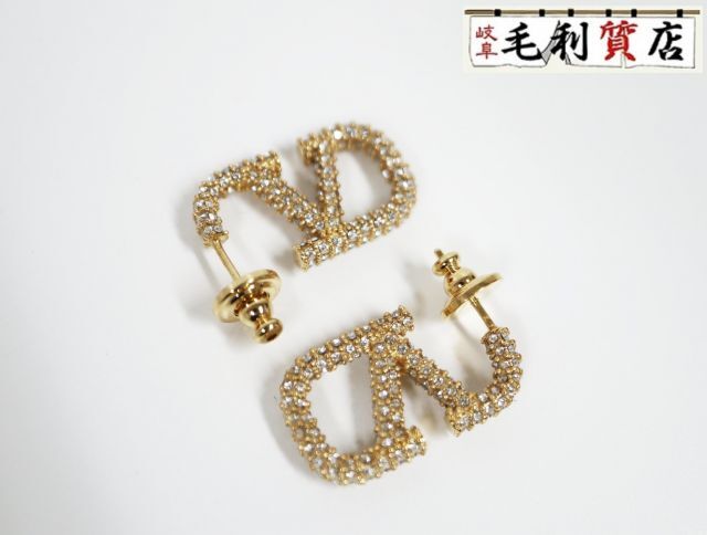 ヴァレンティノガラヴァ―ニ VALENTINO GARAVANI Vロゴメタル クリスタル ピアス ゴールド 美品 アクセサリー拍卖