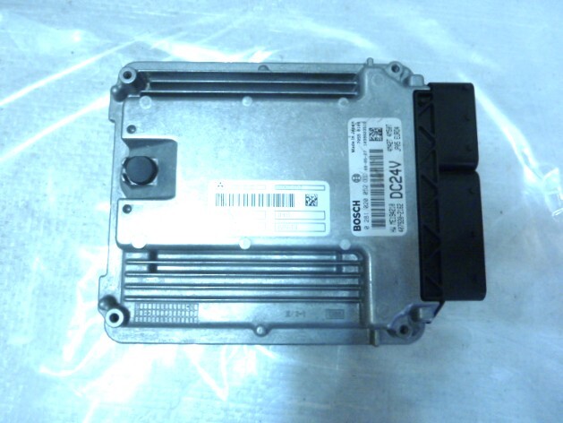 キャンターFE74DV エンジンコンピューター ECU 4M50 ME228145 24V マニュアル ◇ 拍卖