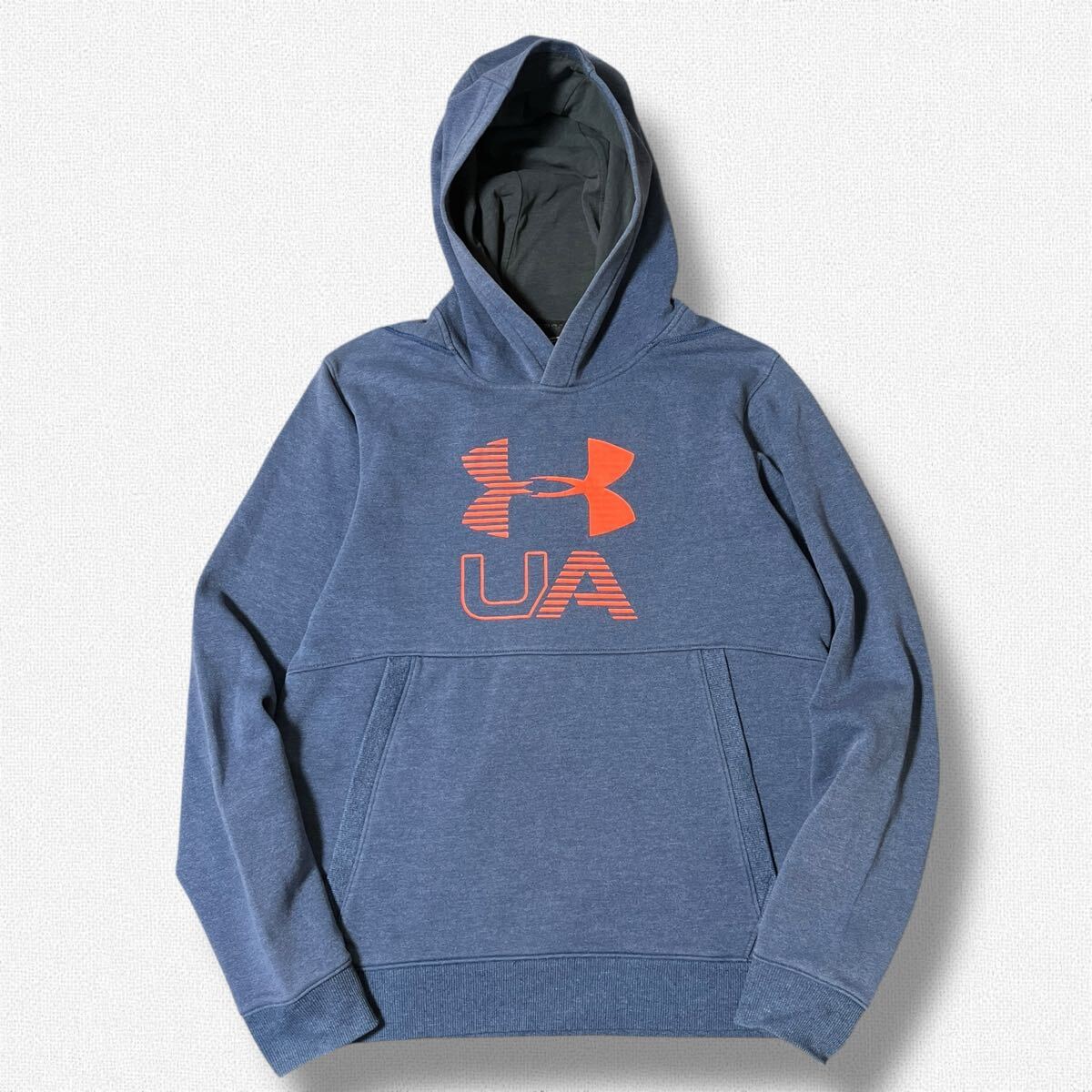 UNDER ARMOUR フーディー裏起毛ロゴパーカー くすみブルー×オレンジ M ●洗濯プレス済● アンダーアーマー スウェット パーカー 古着/785拍卖