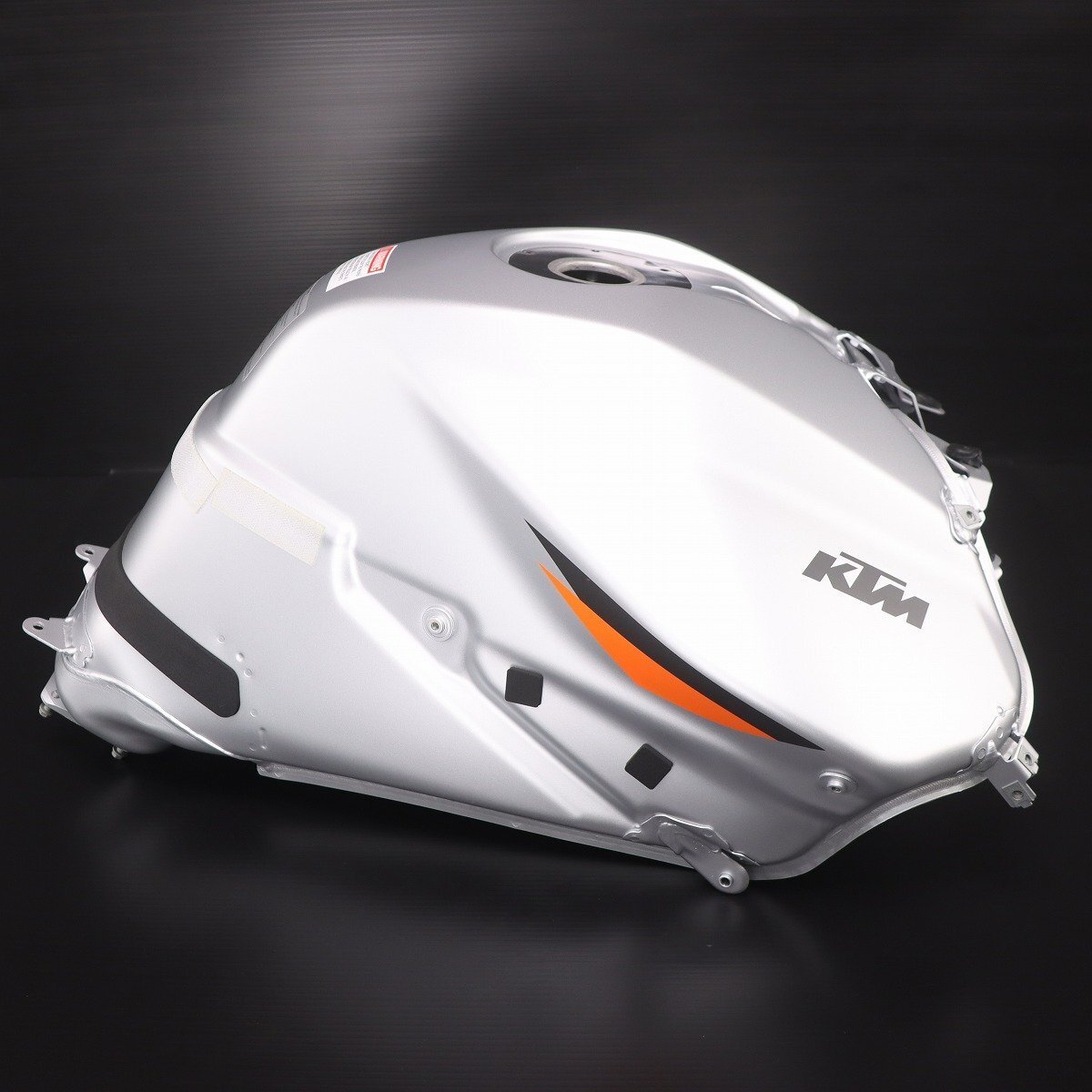 未使用/新車外し!KTM 1290 SUPER DUKE R純正ガソリンタンク!2021~/現行モデル/1290スーパーデュークR拍卖