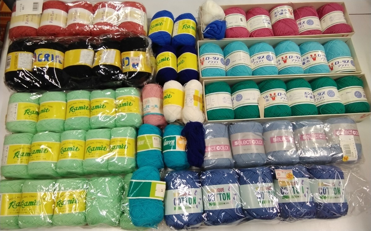 g_t Q401 ☆毛糸 約2kg まとめて サマーヤーン ボンネル手編糸他 いろいろ 大量 編み物 手芸材料 ※途中使いあります 【現状品】拍卖