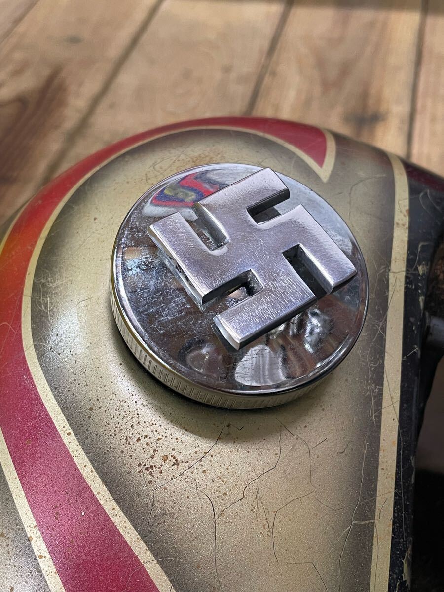 卍 タンク マフラー ビンテージ ワッセル ハーレーCHOPPER サバイバーパンヘッド ナックル ショベル トライアンフ cheetah J1613拍卖