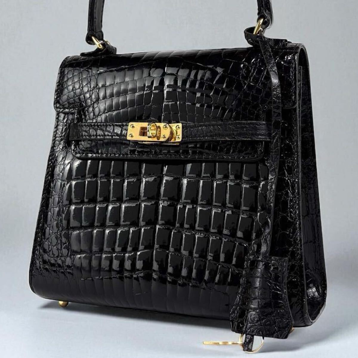 KWANPEN クワンペン ハンドバッグ クロコダイル ポロサス スモールクロコ シャイニング加工 センター取り ブラック 黒 リアルクロコ ワニ革拍卖