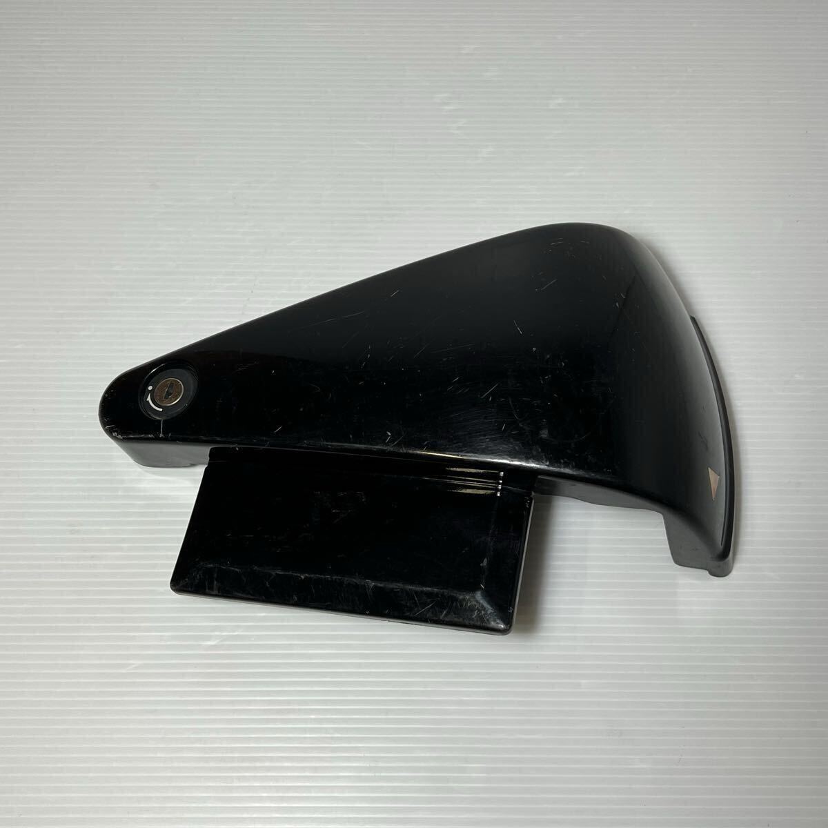 カワサキ バルカン400 サイドカバー 右 純正 36001ー1551 中古 バイク部品拍卖