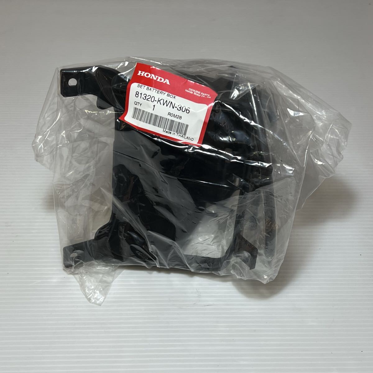 ホンダ PCX125 バッテリーボックス 純正 81320-KWN-9010 バイク部品拍卖