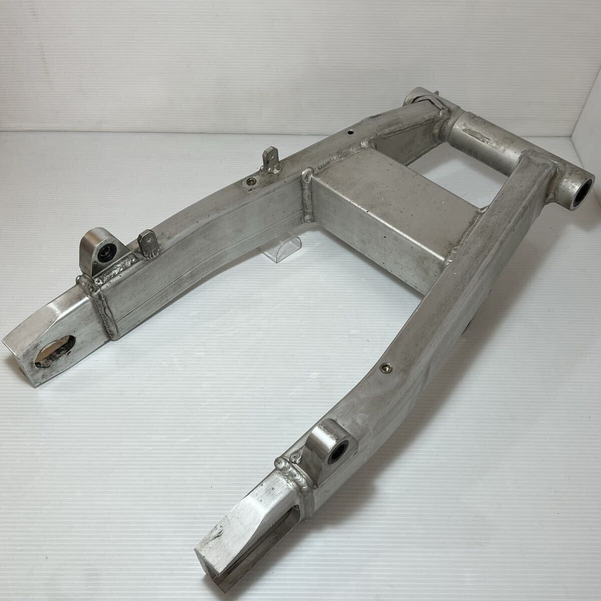 ホンダ CB1300SF SC40 スイングアーム チェーンカバー チェーンスライダー 中古 バイク部品拍卖