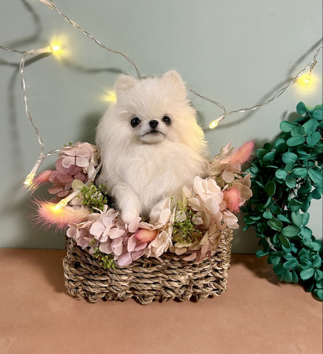 羊毛フェルト ポメラニアンのフラワーバスケット拍卖