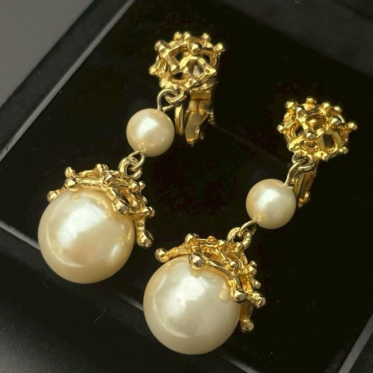 【希少・極美品】Yves Saint Laurent イヴサンローラン YSL イヤリング ゴールド カサンドラ パール 球体 玉 コスチュームジュエリー拍卖