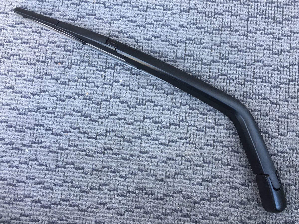 良品【送料450円】色褪せ極小!SUZUKI スズキ エブリイ DA64型(ワゴン&バン)純正 リアワイパーアーム拍卖