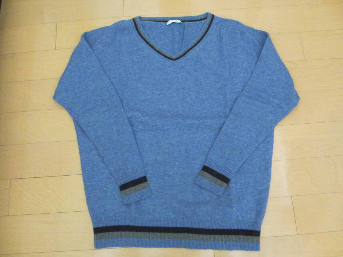 【極美品】ADORE アドーア くすみブルー Vネックニット ラインデザイン 38拍卖