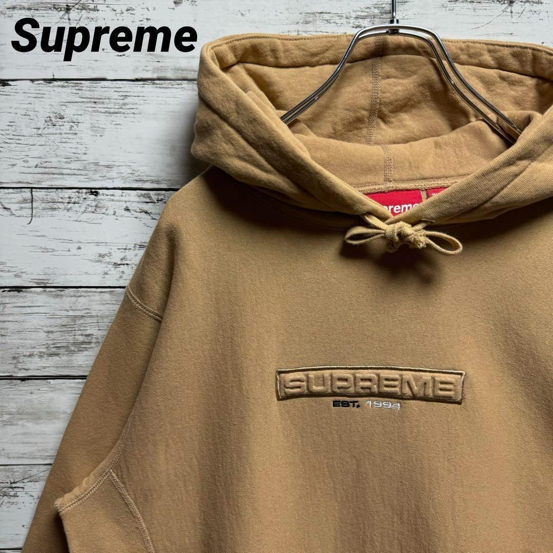 376a【即完売モデル】シュプリーム エンボスロゴ 入手困難 レア パーカー拍卖