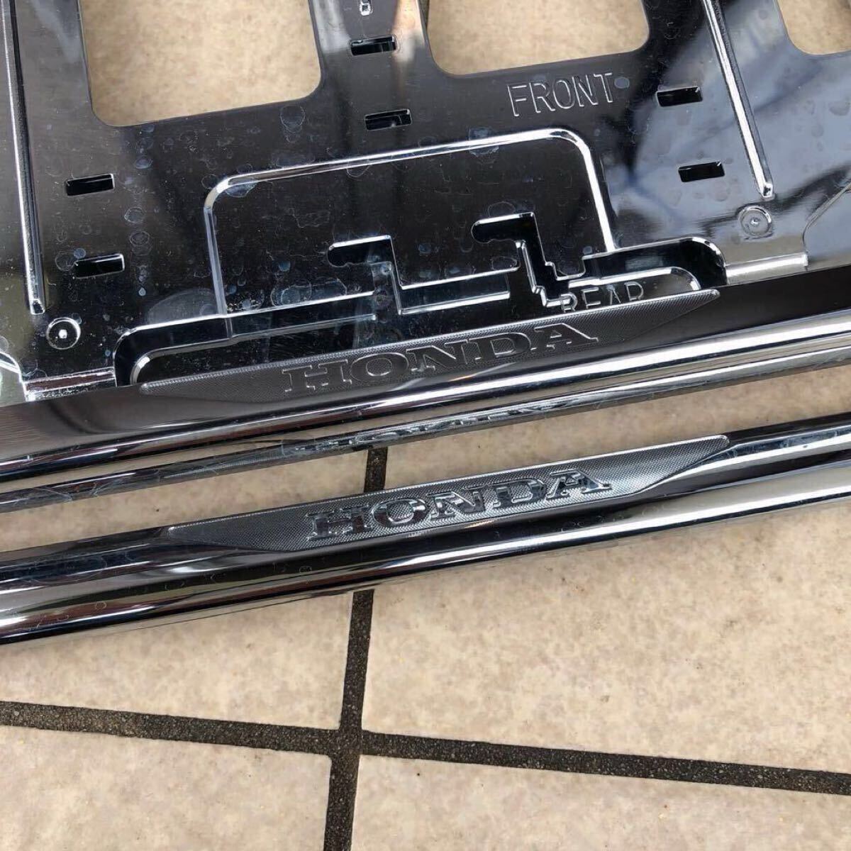 【HONDA】新型 ホンダ 純正 メッキ ナンバーフレーム 前後2枚セット拍卖
