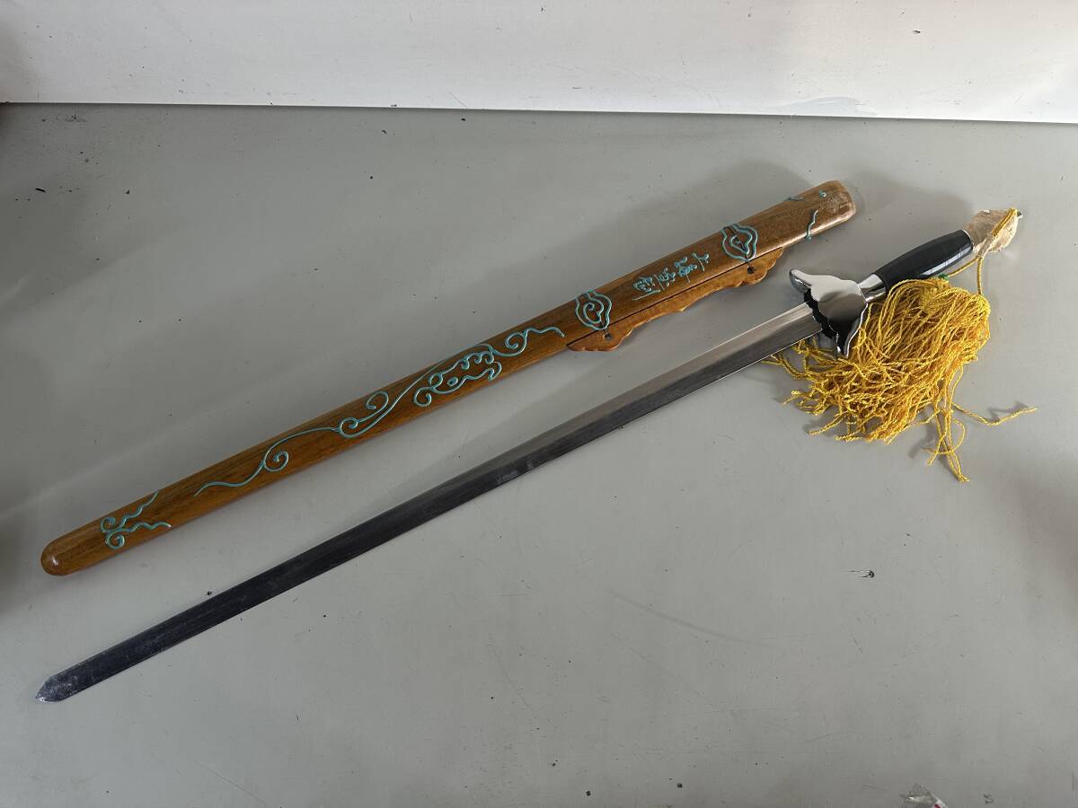 Ht326◆上海宝剣◆模造刀 刀剣 全長97cm 太極剣 中国武術 舞踊刀拍卖